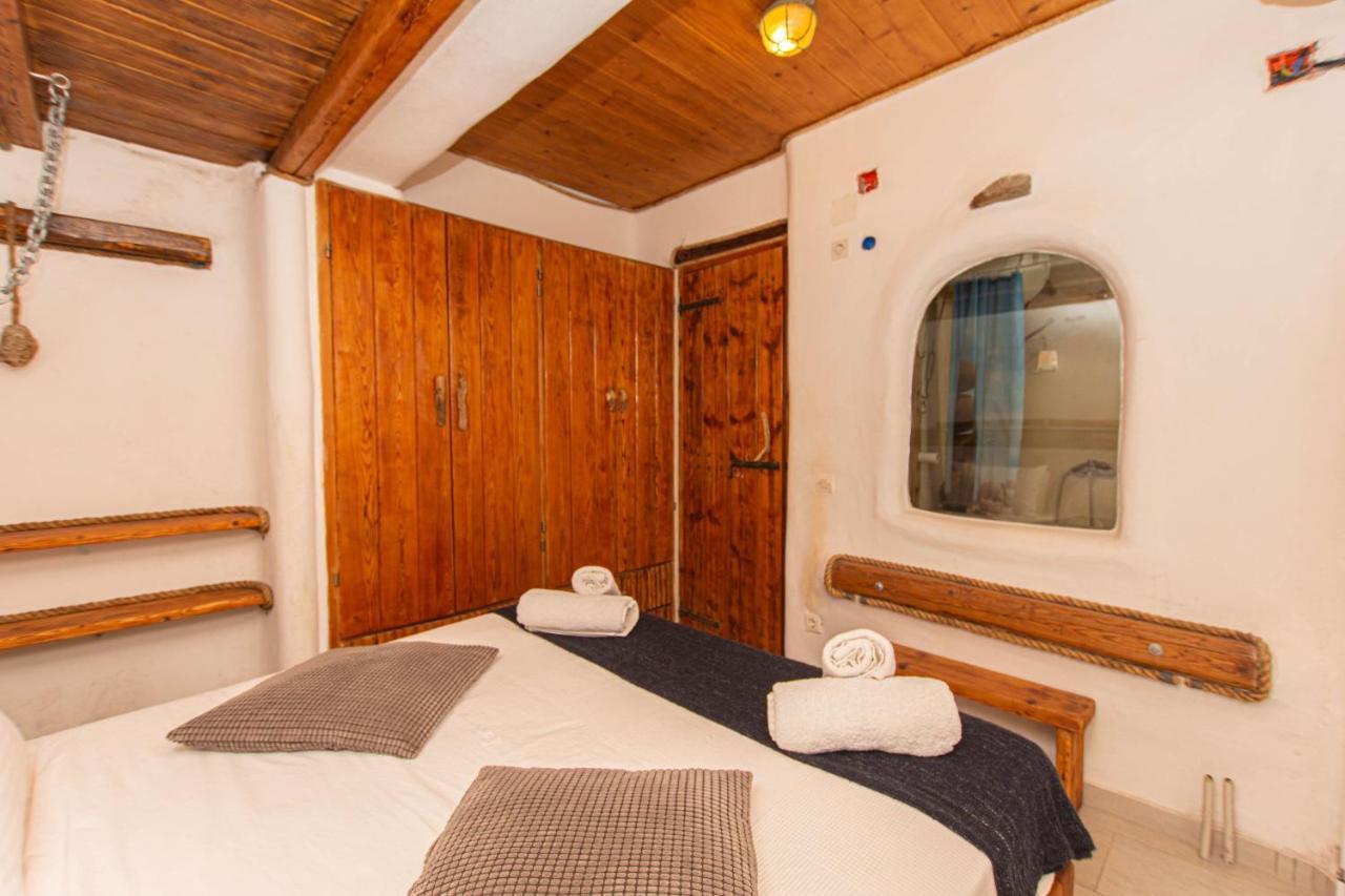 Peristeronas Village Klouvas エクステリア 写真